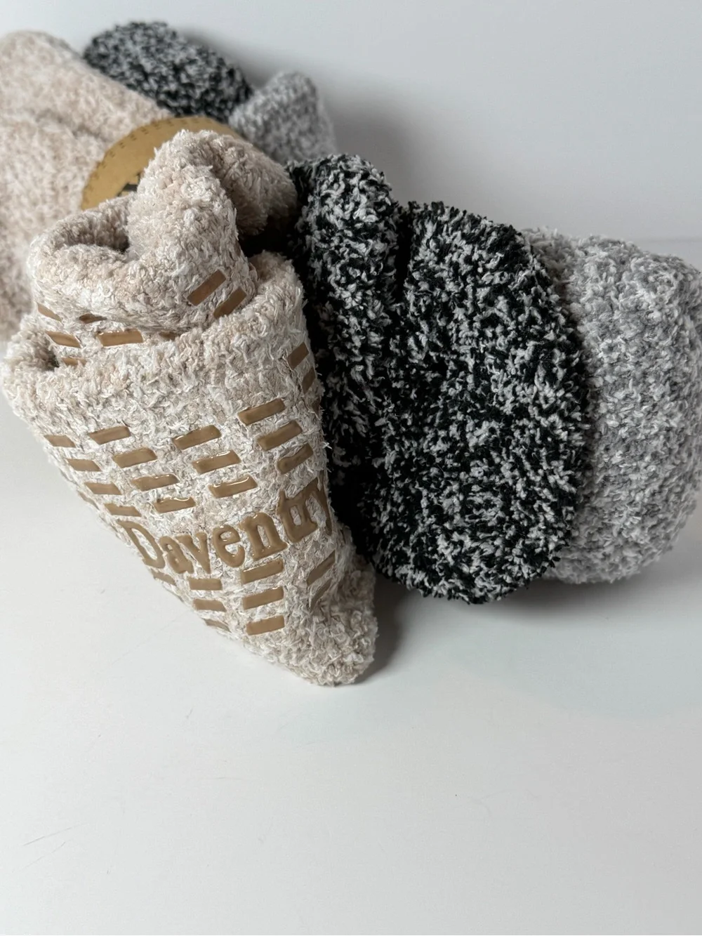NWT Daventry Premium Fuzzy Grip Socks 3-Pack Neutral
